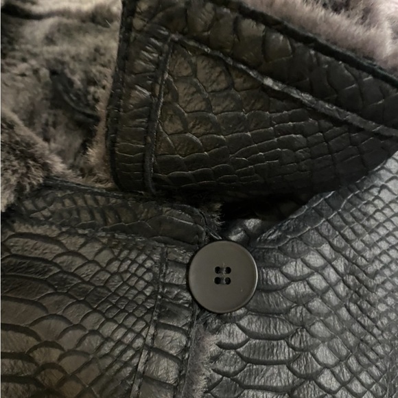 🔥HIDESOCEIETY 100% GENUINE SHEARLING COAT. GENUINE REAL FUR COAT FROM SPAIN - Picture 9 of 14